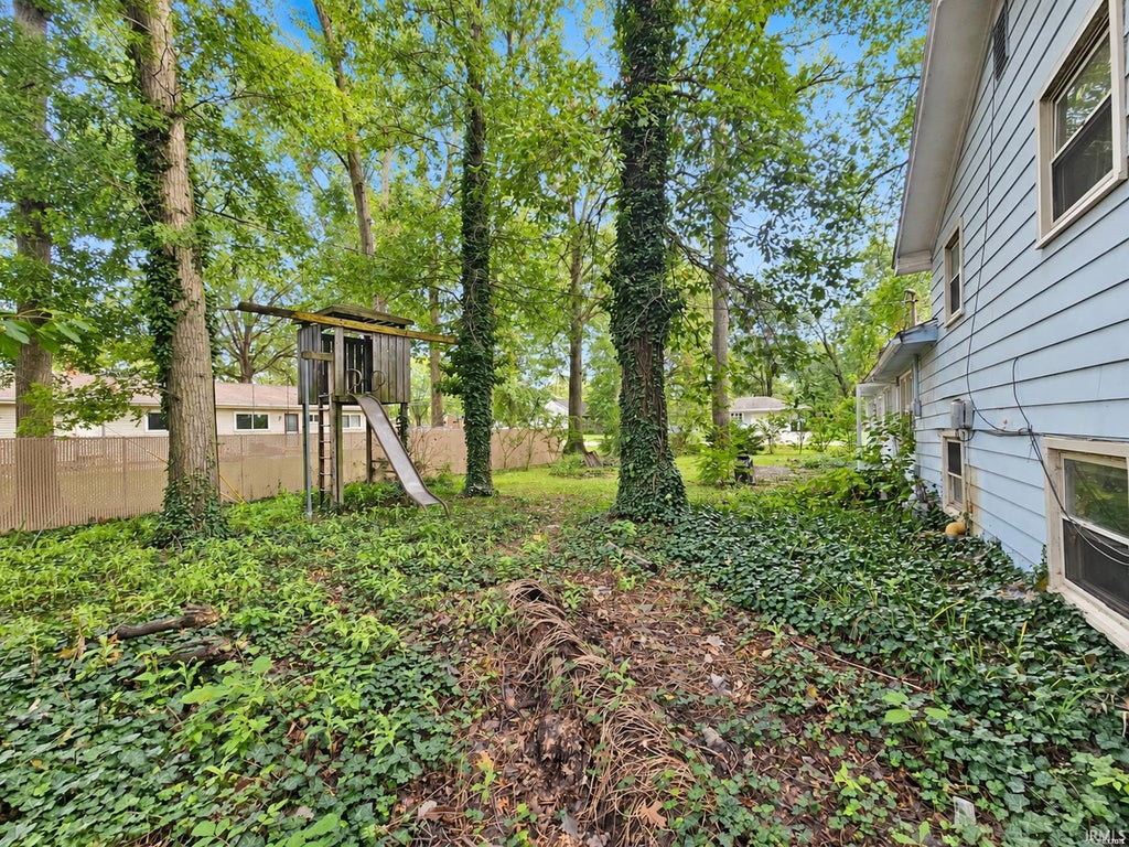 Photo of 4610 Teakwood Drive, Fort Wayne, IN 46835 (MLS # 202638615)