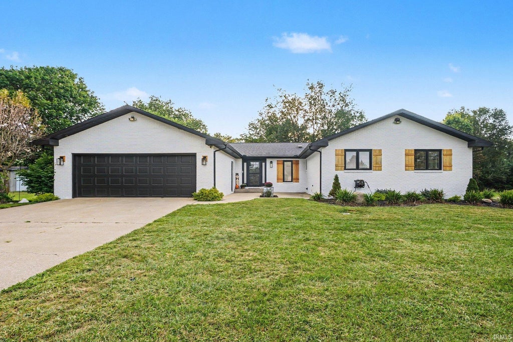 Photo of 19964 County Road 18, Goshen, IN 46528 (MLS # 202638314)