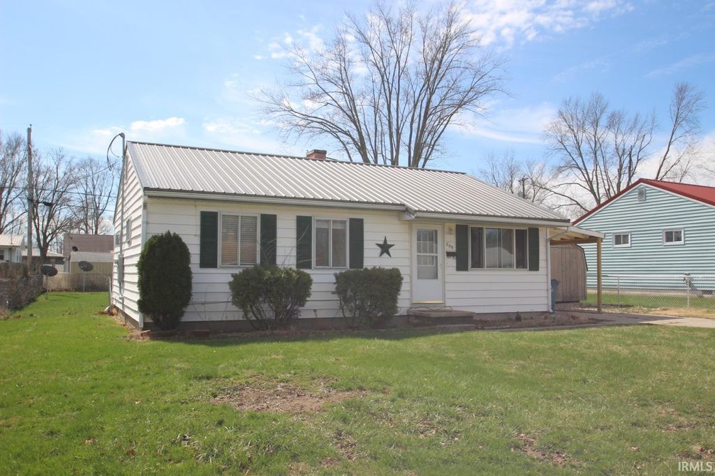 Photo of 809 Linlawn Drive, Wabash, IN 46992 (MLS # 202609061)