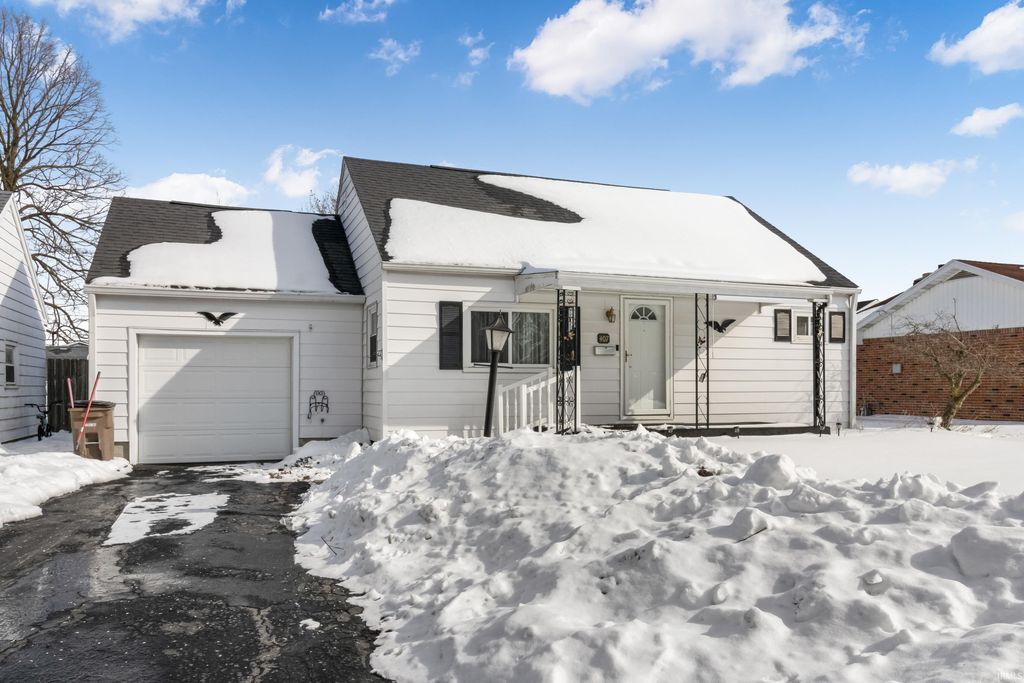 Photo of 407 Westwood Drive, Winchester, IN 47394 (MLS # 202604116)