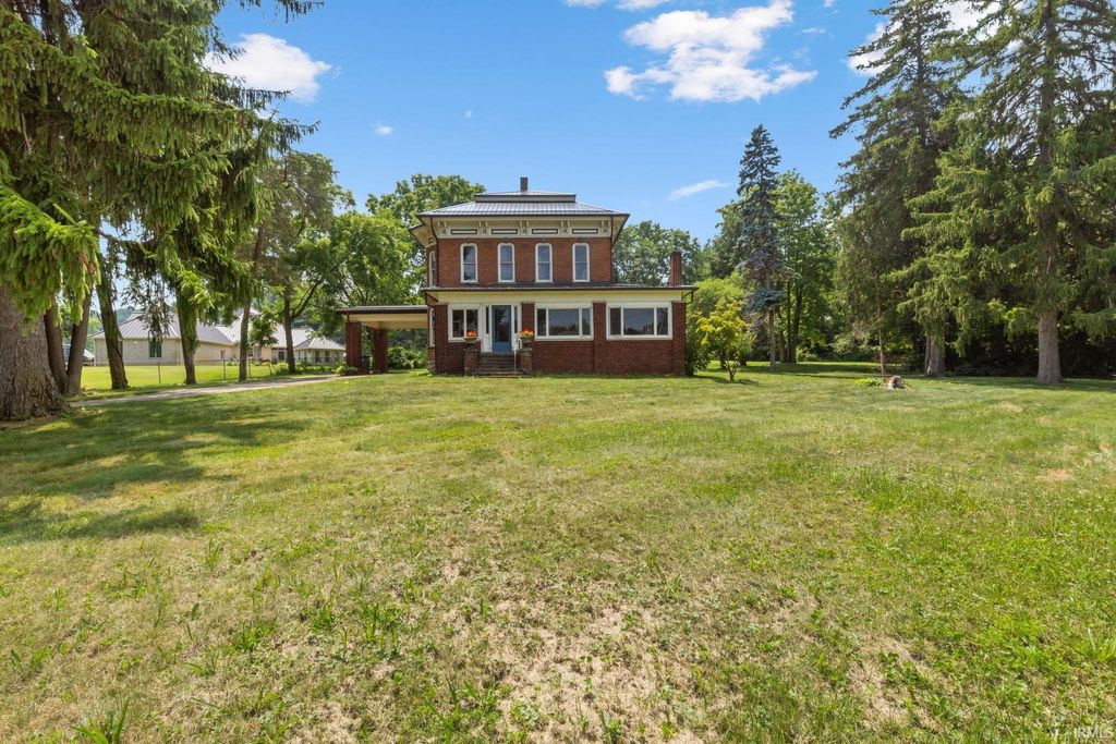 Photo of 313 Bristol Avenue, Middlebury, IN 46540 (MLS # 202629465)