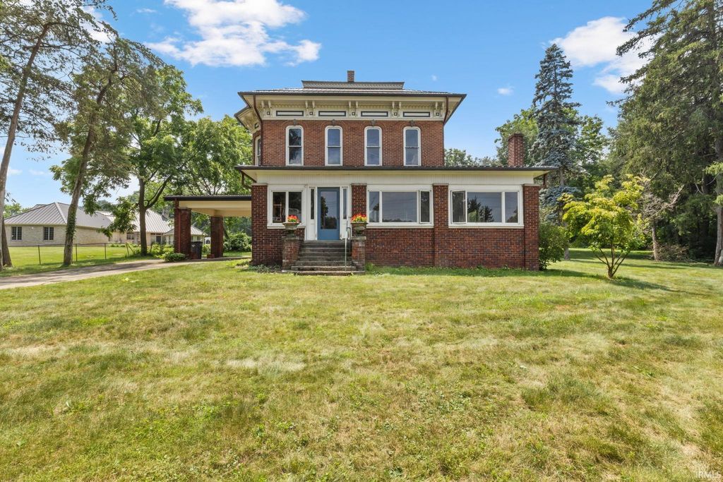 Photo of 313 Bristol Avenue, Middlebury, IN 46540 (MLS # 202629465)