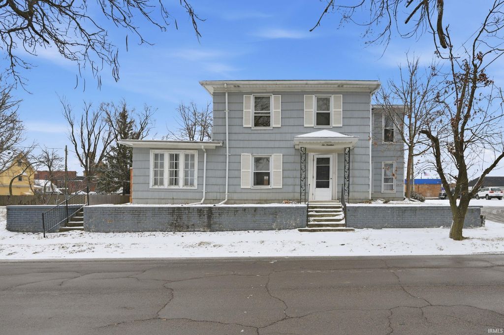 Photo of 219 W Kickapoo Street, Hartford City, IN 47348 (MLS # 202607249)