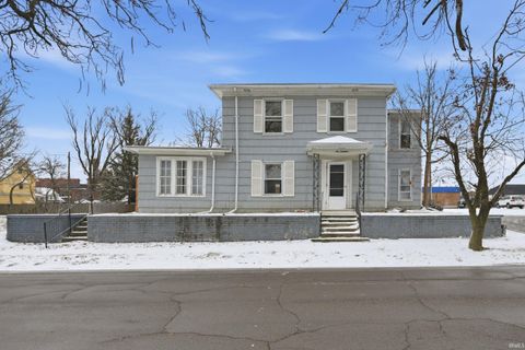 Photo of 219 W Kickapoo Street, Hartford City, IN 47348 (MLS # 202607249)