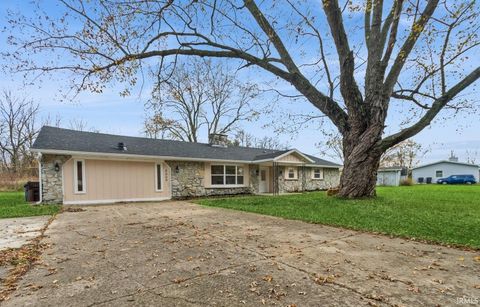 8009 W South Drive, Yorktown, IN 47396 - MLS#: 202507045