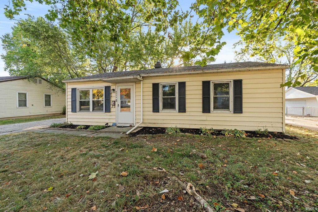 Photo of 4926 S Camden Drive, Fort Wayne, IN 46825 (MLS # 202542801)