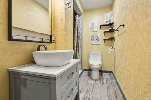 Tiny photo for 10511 Jefferson Road, Osceola, IN 46561 (MLS # 202643535)