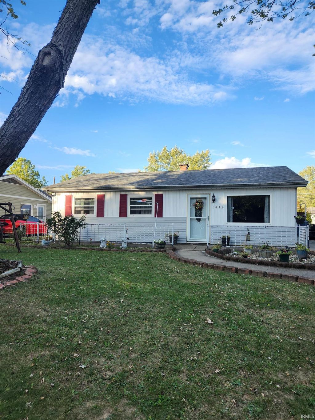 Photo of 1443 Bedford Drive, New Haven, IN 46774 (MLS # 202616097)