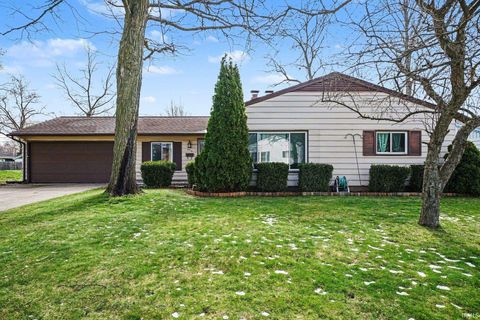 Photo of 4914 Craig Road, South Bend, IN 46614 (MLS # 202609193)