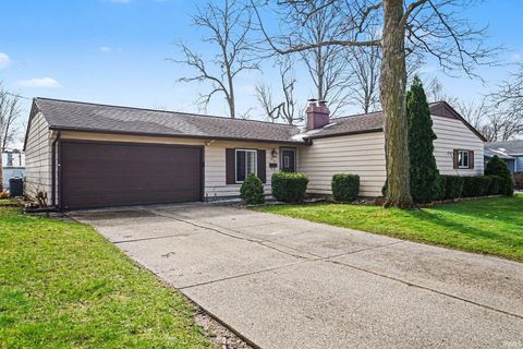 Tiny photo for 4914 Craig Road, South Bend, IN 46614 (MLS # 202609193)