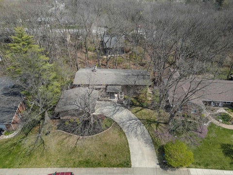 Photo of 220 Pawnee Drive, West Lafayette, IN 47906 (MLS # 202613032)