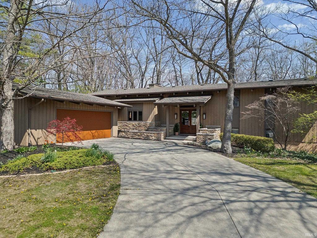 Photo of 220 Pawnee Drive, West Lafayette, IN 47906 (MLS # 202613032)