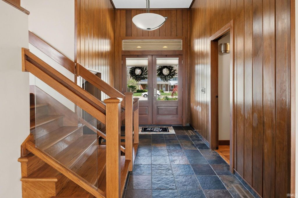 Photo of 220 Pawnee Drive, West Lafayette, IN 47906 (MLS # 202613032)