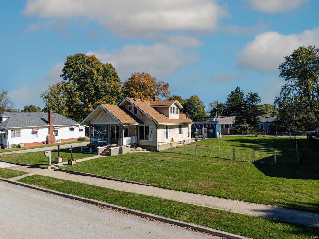 Photo of 1005 Ogan Avenue, Huntington, IN 46750 (MLS # 202643473)