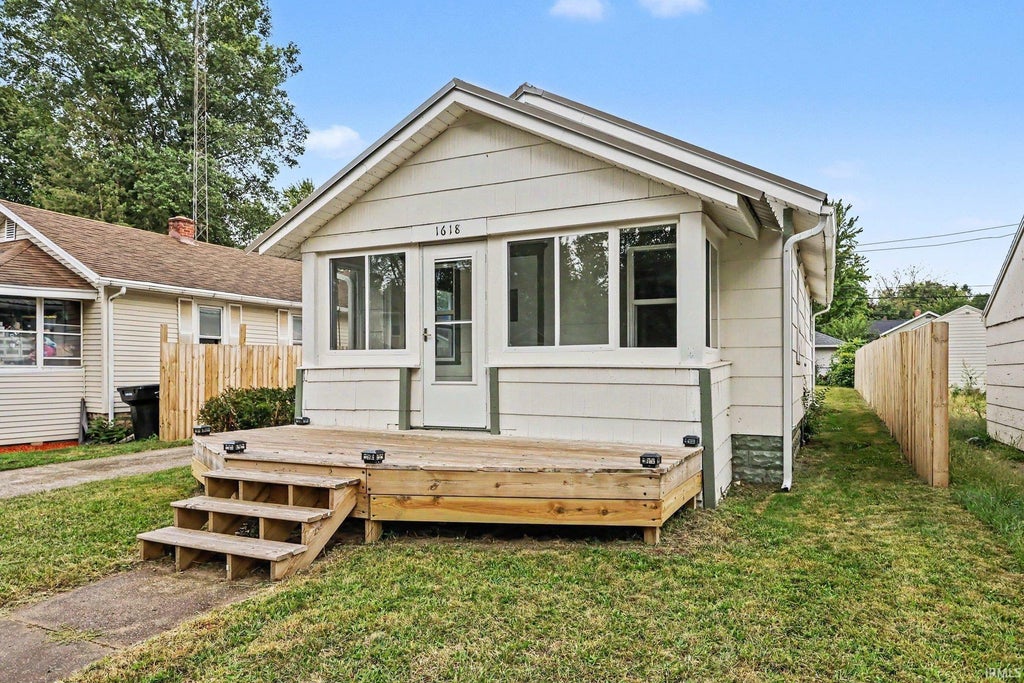 Photo of 1618 E Fox Street, South Bend, IN 46613 (MLS # 202637391)