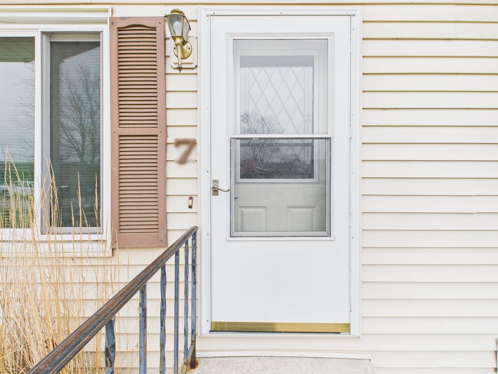 Photo of 7 Topaz Drive, Huntington, IN 46750 (MLS # 202601207)