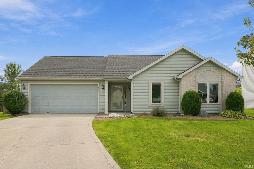 Photo of 410 Rampart Drive, Fort Wayne, IN 46845 (MLS # 202638199)