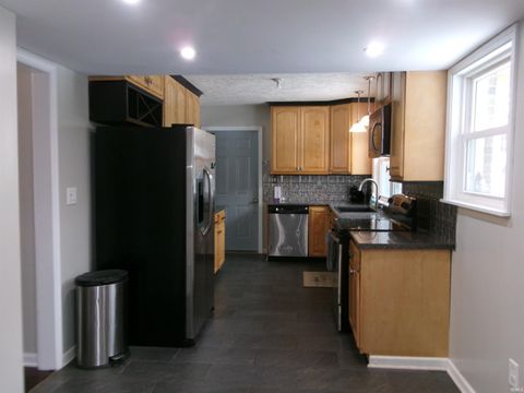 Tiny photo for 866 W State Road 218, Bunker Hill, IN 46914 (MLS # 202600379)