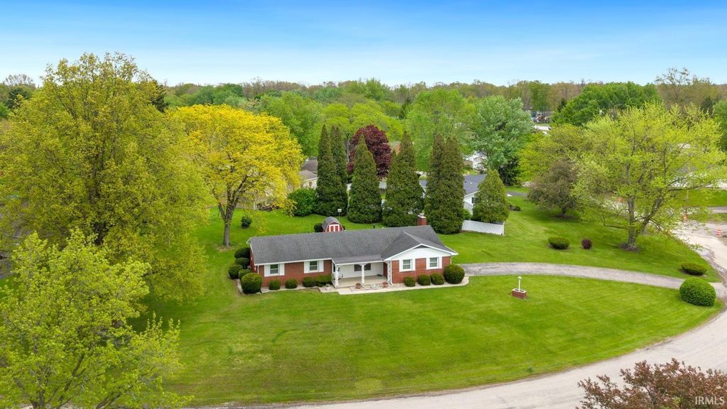 Photo of 6515 W Hills Road, Fort Wayne, IN 46804 (MLS # 202615601)