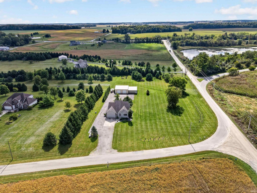 Photo of 3497 W Keiser Road, South Whitley, IN 46787 (MLS # 202640773)
