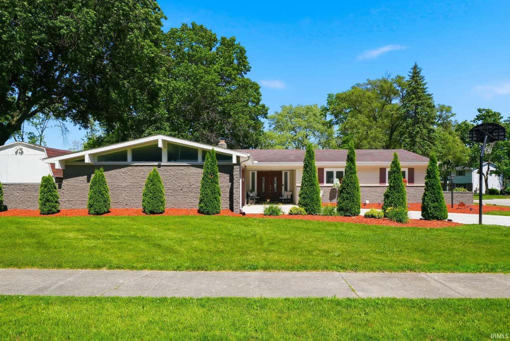 Photo of 4408 Imperial Court, Fort Wayne, IN 46835 (MLS # 202625685)
