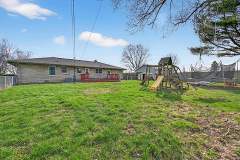 Tiny photo for 236 W 400 South, Kokomo, IN 46902 (MLS # 202609576)