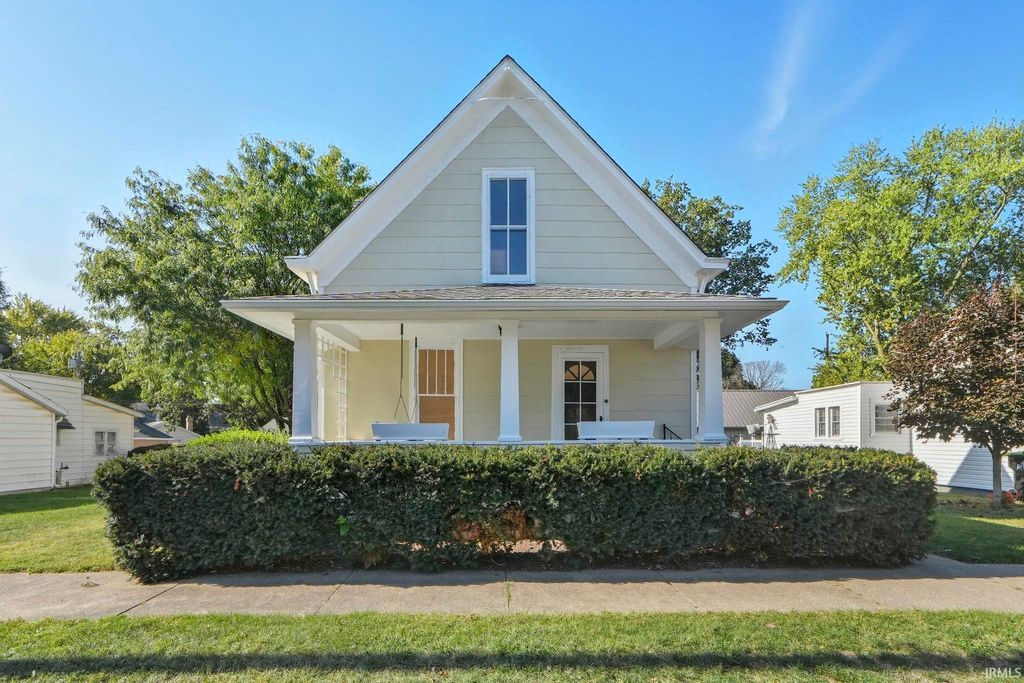 Photo of 614 Mayne Street, Huntington, IN 46750 (MLS # 202541296)