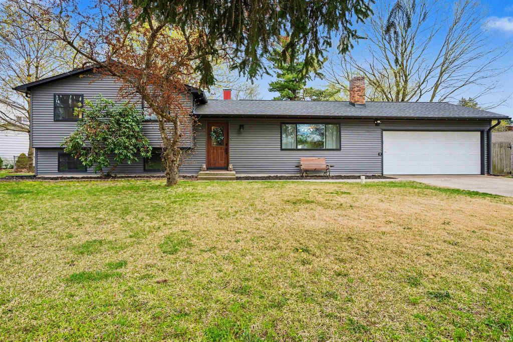 Photo of 23052 Sandalwood Drive, Elkhart, IN 46516 (MLS # 202613372)