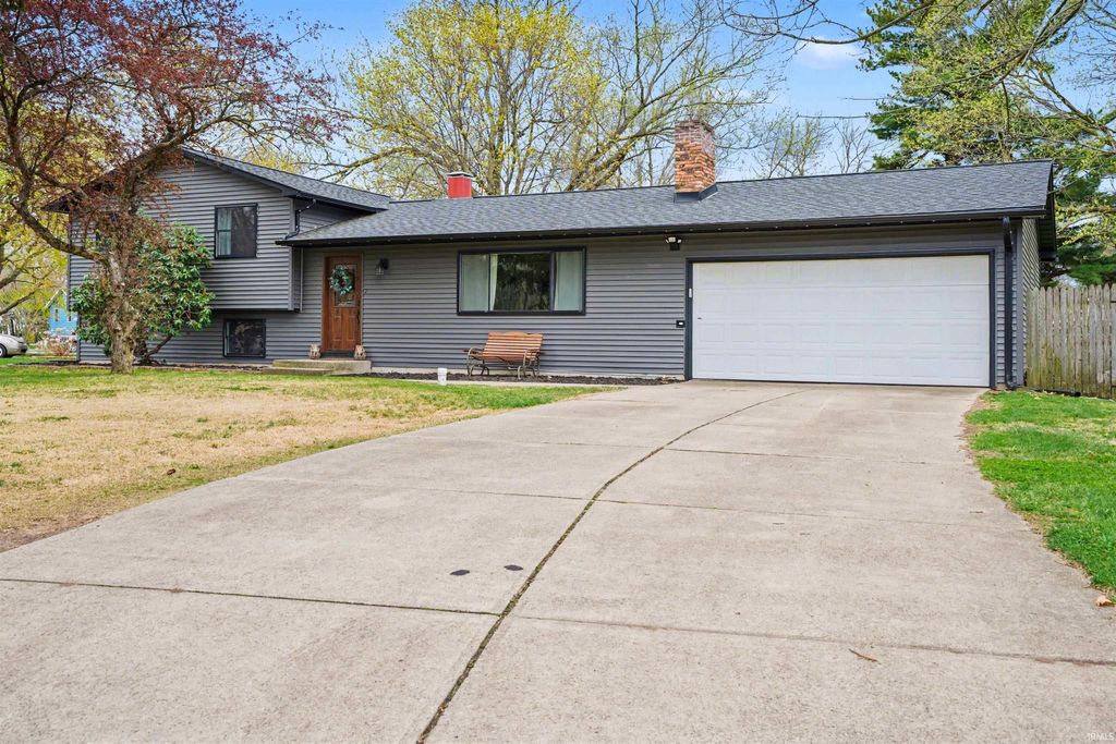 Photo of 23052 Sandalwood Drive, Elkhart, IN 46516 (MLS # 202613372)