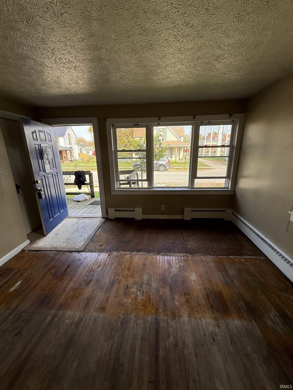 Photo of 115 W Perrin Street, Mulberry, IN 46058 (MLS # 202642969)