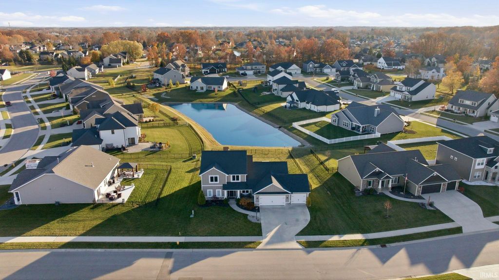 Photo of 280 Montalcino Run, Fort Wayne, IN 46845 (MLS # 202609547)