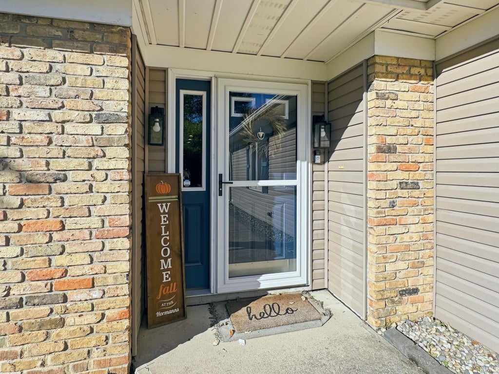 Photo of 7339 Bellwood Drive, Fort Wayne, IN 46815 (MLS # 202641476)
