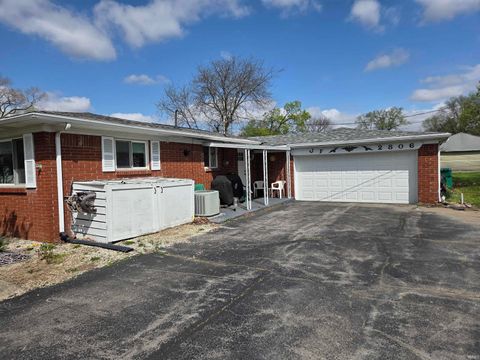Tiny photo for 2806 W Sycamore Street, Kokomo, IN 46901 (MLS # 202612798)