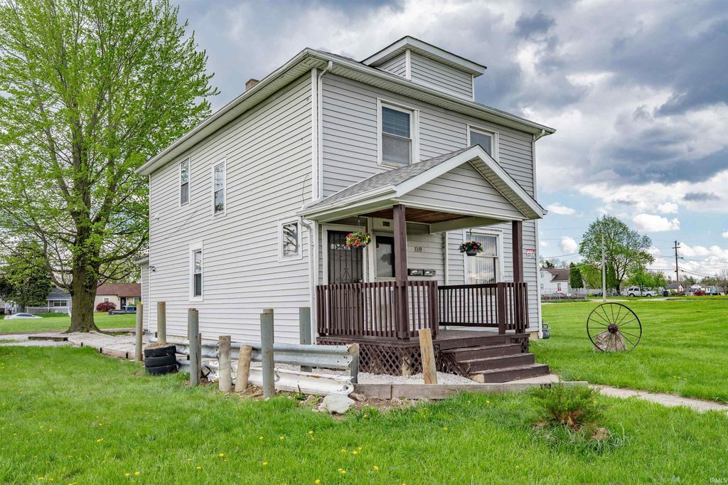 Photo of 3319 S Clinton Street, Fort Wayne, IN 46806 (MLS # 202613880)