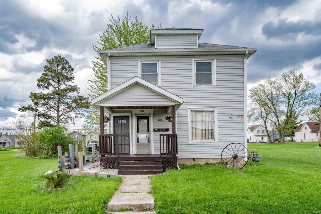 Photo of 3319 S Clinton Street, Fort Wayne, IN 46806 (MLS # 202613880)