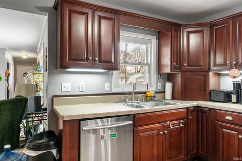 Tiny photo for 314 W Vine Street, Flora, IN 46929 (MLS # 202606057)