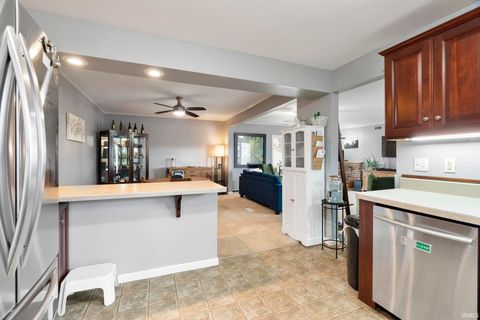 Tiny photo for 314 W Vine Street, Flora, IN 46929 (MLS # 202606057)