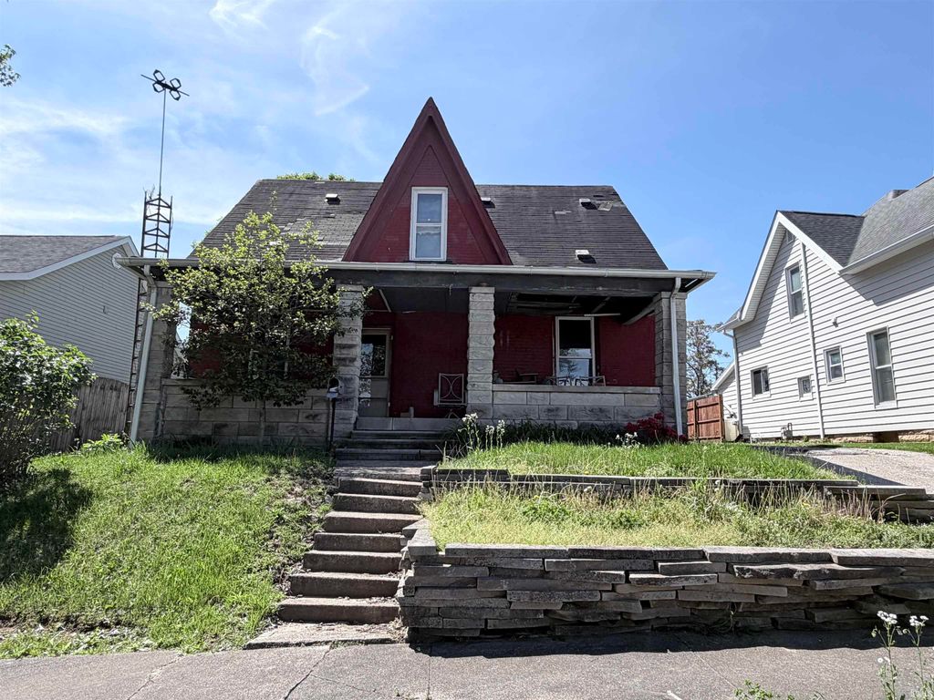 Photo of 610 18TH ST St, Bedford, IN 47421 (MLS # 202614082)