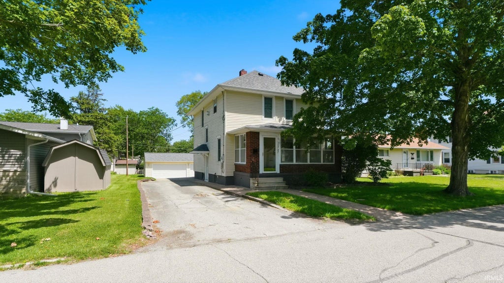Photo of 1747 College Avenue, Huntington, IN 46750 (MLS # 202626084)