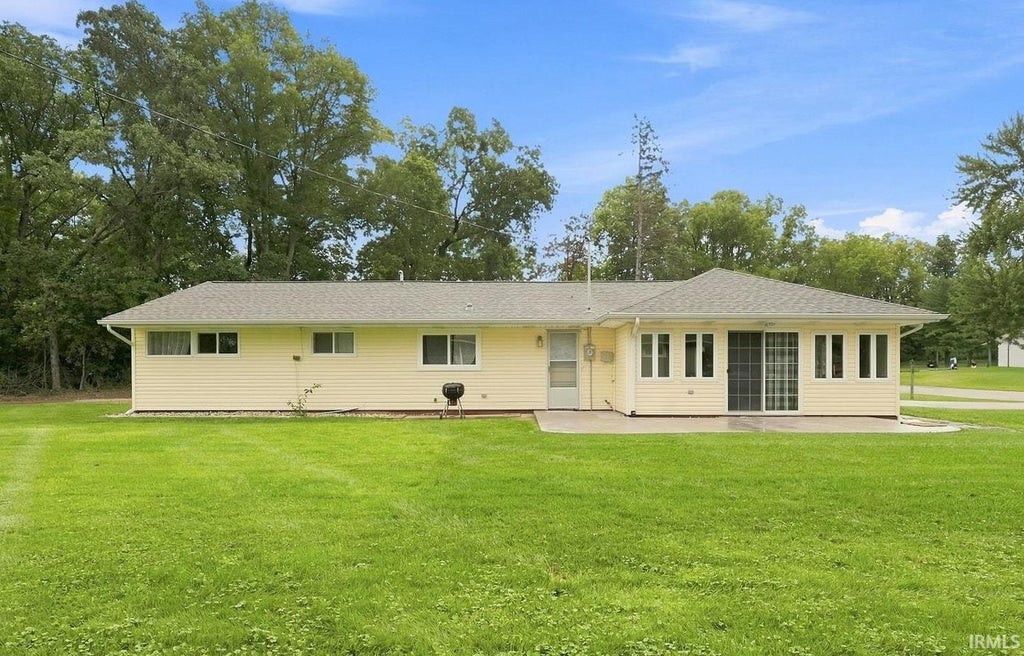 Photo of 6521 Donna Drive, Fort Wayne, IN 46819 (MLS # 202636241)