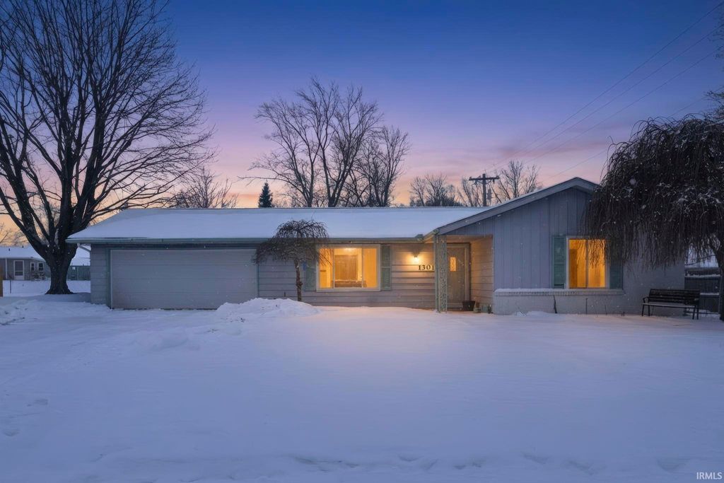 Photo of 1301 Superior Drive, Auburn, IN 46706 (MLS # 202603167)