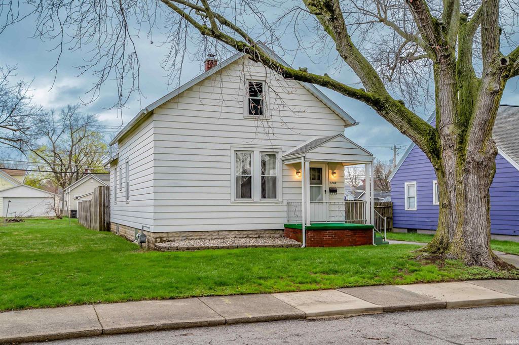 Photo of 1706 3Rd Street, Fort Wayne, IN 46808 (MLS # 202611692)