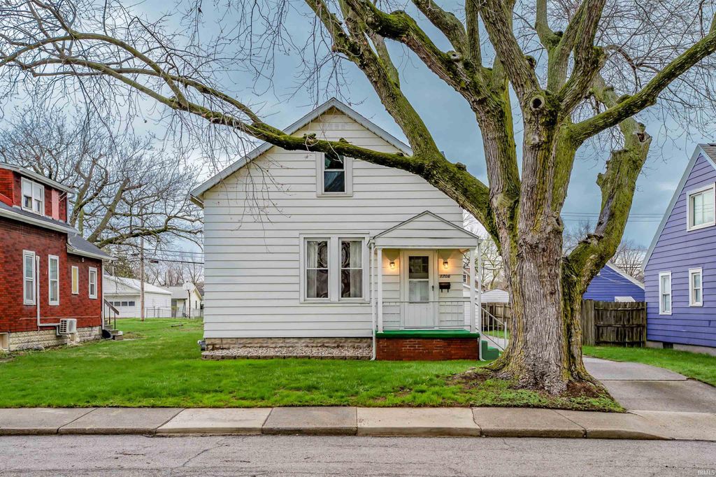 Photo of 1706 3Rd Street, Fort Wayne, IN 46808 (MLS # 202611692)