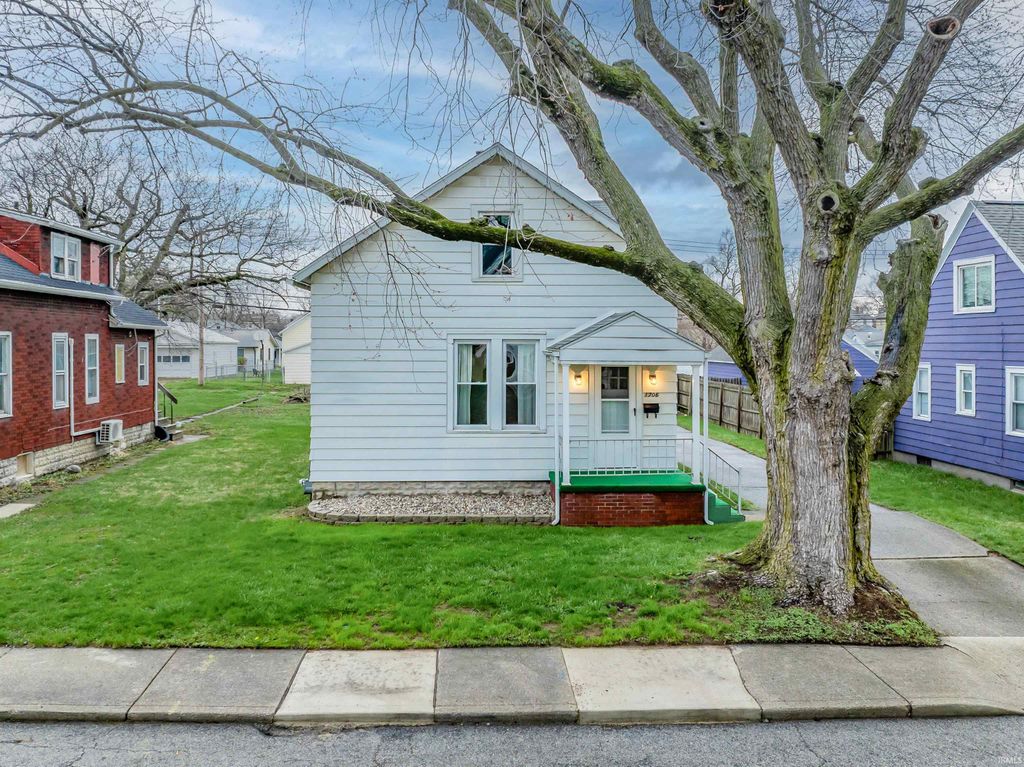 Photo of 1706 3Rd Street, Fort Wayne, IN 46808 (MLS # 202611692)