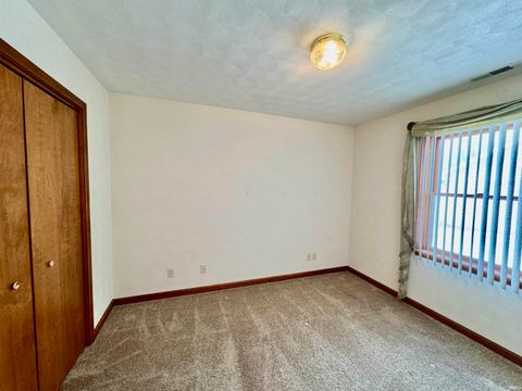 Tiny photo for 416 Mirage Drive, Kokomo, IN 46901 (MLS # 202605758)