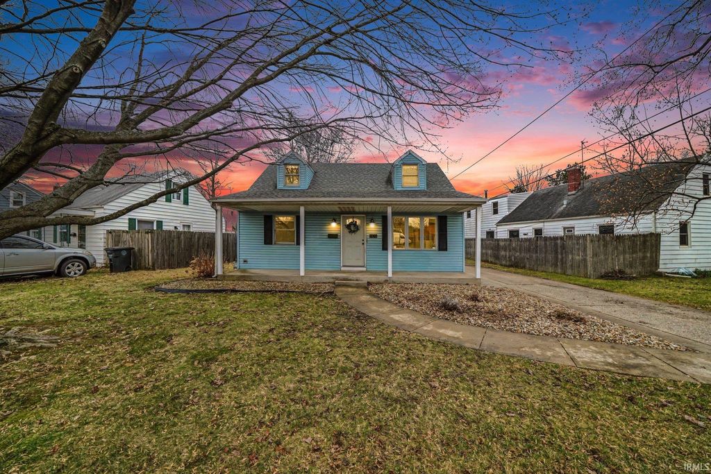 Photo of 2410 Eisenhower Avenue, South Bend, IN 46615 (MLS # 202607949)