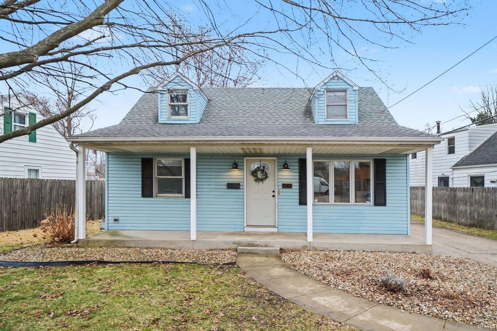 Photo of 2410 Eisenhower Avenue, South Bend, IN 46615 (MLS # 202607949)