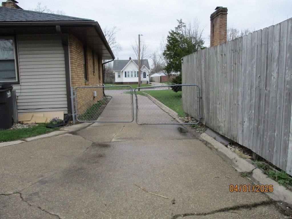 Photo of 1225 Kilbourn Street, Elkhart, IN 46514 (MLS # 202611227)