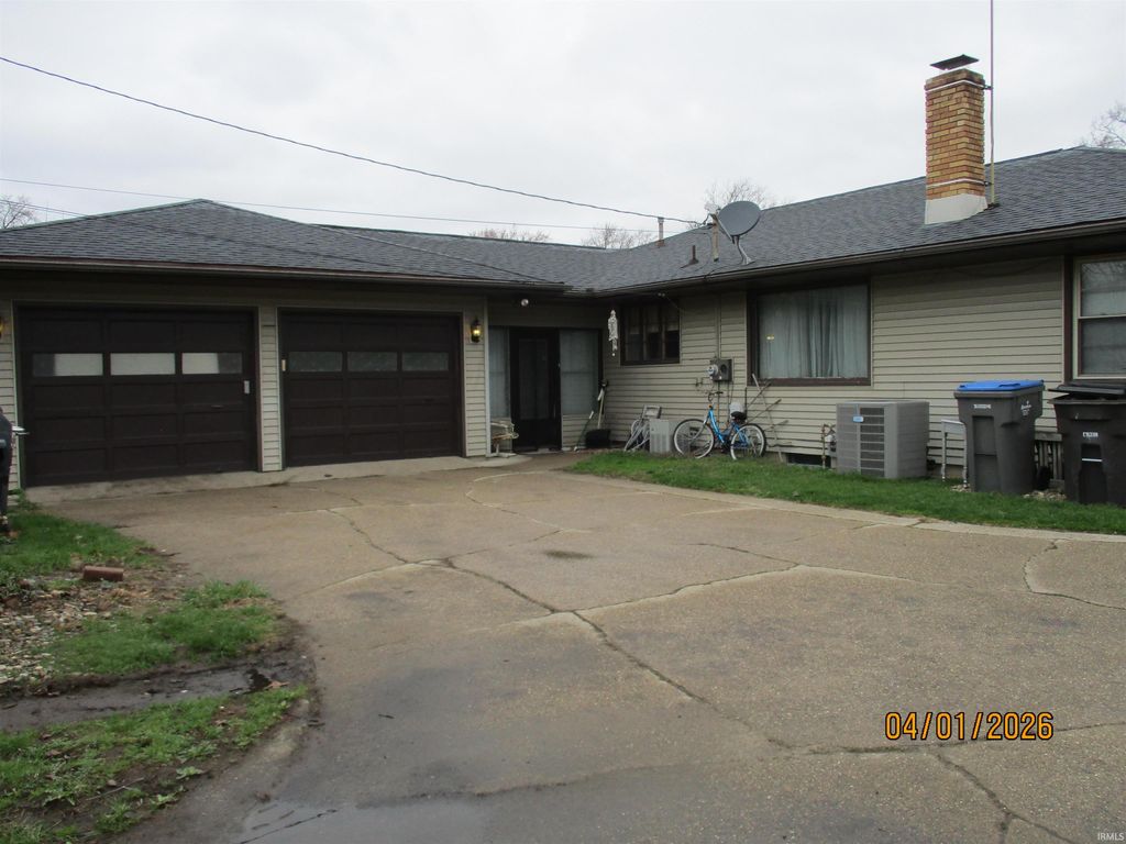 Photo of 1225 Kilbourn Street, Elkhart, IN 46514 (MLS # 202611227)