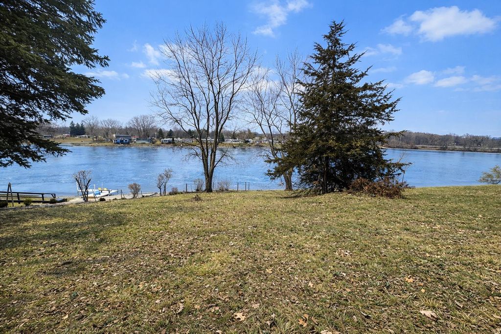 Photo of 1275 Ln 201 Long Beach Lake Lk, Fremont, IN 46737 (MLS # 202605707)